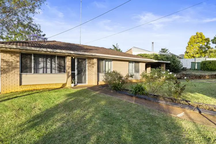 31 Hinkler Crescent, Wilsonton QLD 4350