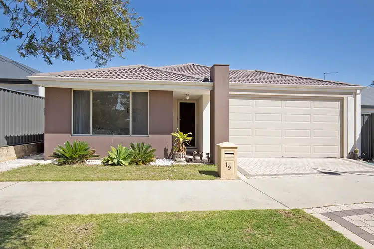 Second view of Homely house listing, 19 Clarendon Circuit, Lakelands WA 6180