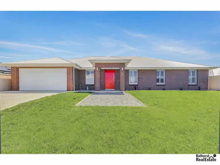 4 Hyacinth Way, Llanarth NSW 2795