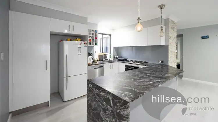 19 Amsonia Court, Arundel QLD 4214