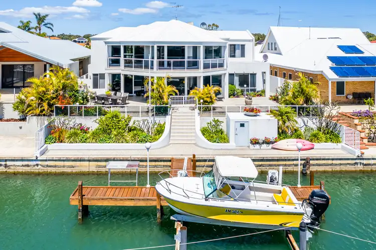 17 Cambria Island Retreat, Halls Head WA 6210