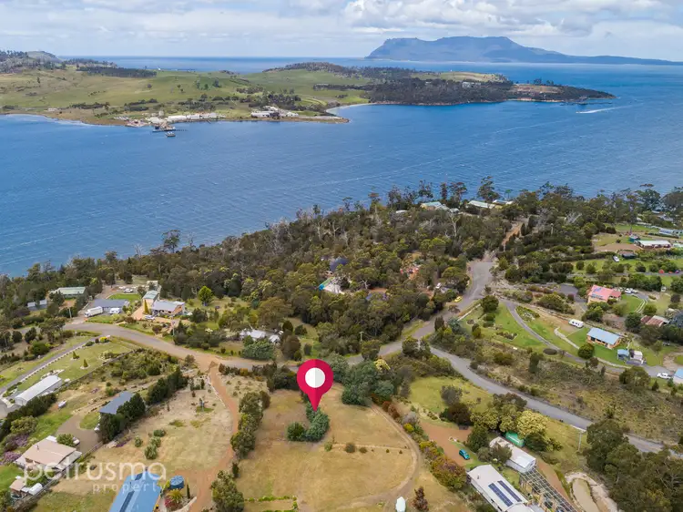 90 Barton Avenue, Triabunna TAS 7190