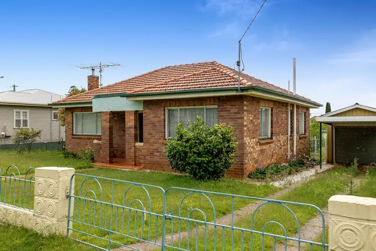 24 Lloyd Street, Harristown QLD 4350