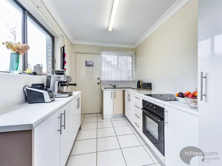 1/18 Sutherland Avenue, Labrador QLD 4215