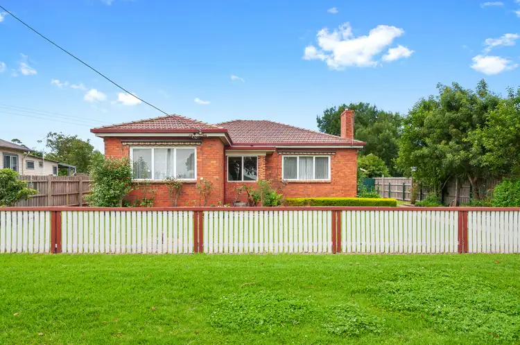10 Sale Road, Maffra VIC 3860