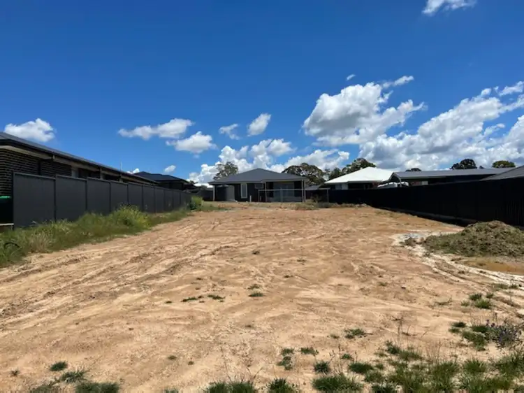 15 Bonneville Boulevarde, Goulburn NSW 2580