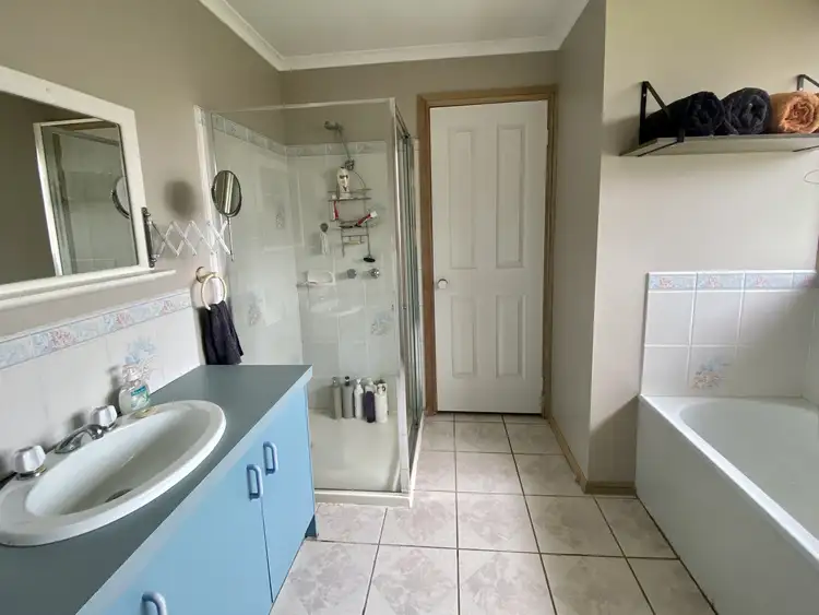 Sixth view of Homely house listing, 18 Adam Court, Drouin VIC 3818