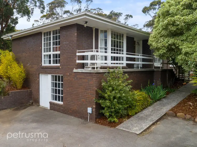 31 Rialannah Road, Mount Nelson TAS 7007