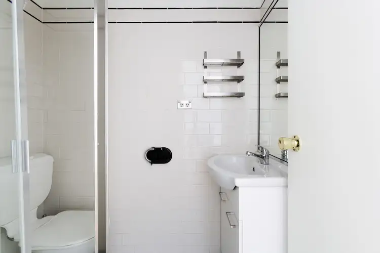 Fifth view of Homely studio listing, 4/381A Riley Street, Surry Hills NSW 2010