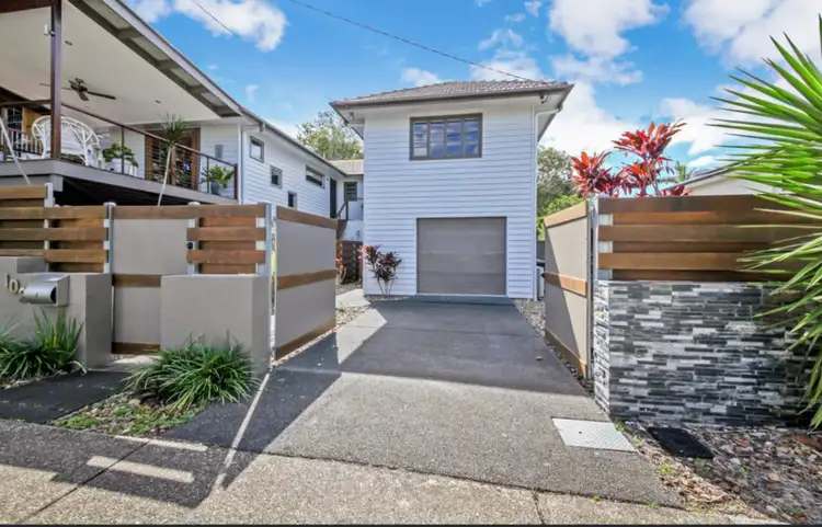 2/102 Yundah Street, Shorncliffe QLD 4017