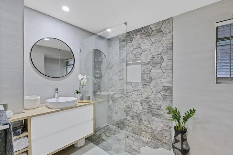 Fifth view of Homely unit listing, 2/34 River Esplanade, Mooloolaba QLD 4557