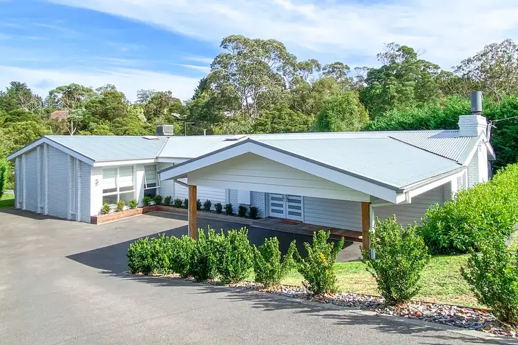 Second view of Homely house listing, 6 Camelot Court, Mount Eliza VIC 3930