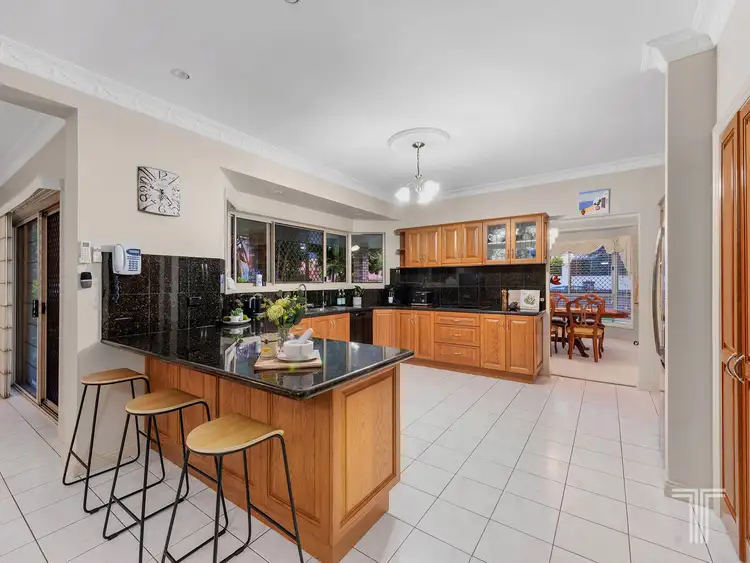 Fourth view of Homely house listing, 2 Oppermann Place, Carindale QLD 4152