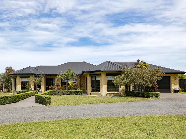 65 Highfield Drive, Longford VIC 3851
