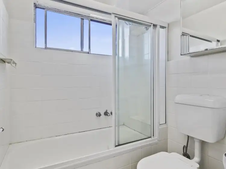 Fifth view of Homely unit listing, 4/18 Robinson Street, Wollongong NSW 2500