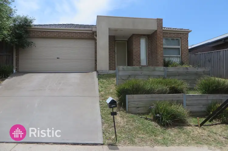 11 Peak Crescent, Doreen VIC 3754