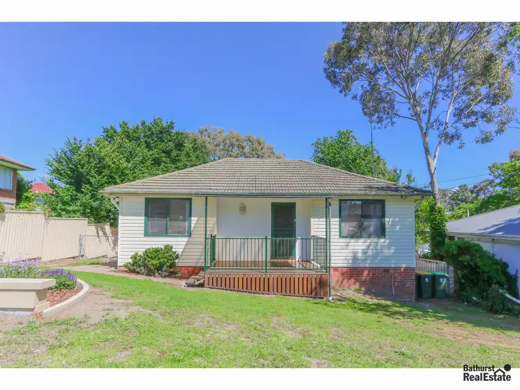 11 Slim Street, West Bathurst NSW 2795