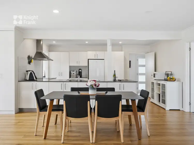 275 Roslyn Avenue, Blackmans Bay TAS 7052