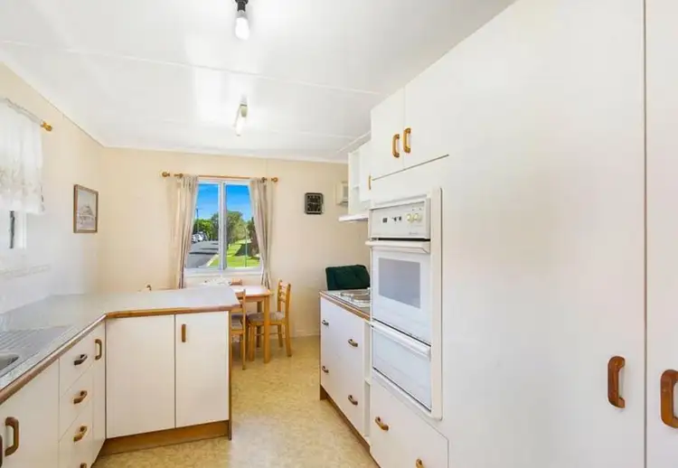 Sixth view of Homely house listing, 10 Hellyer Street, Wynnum West QLD 4178