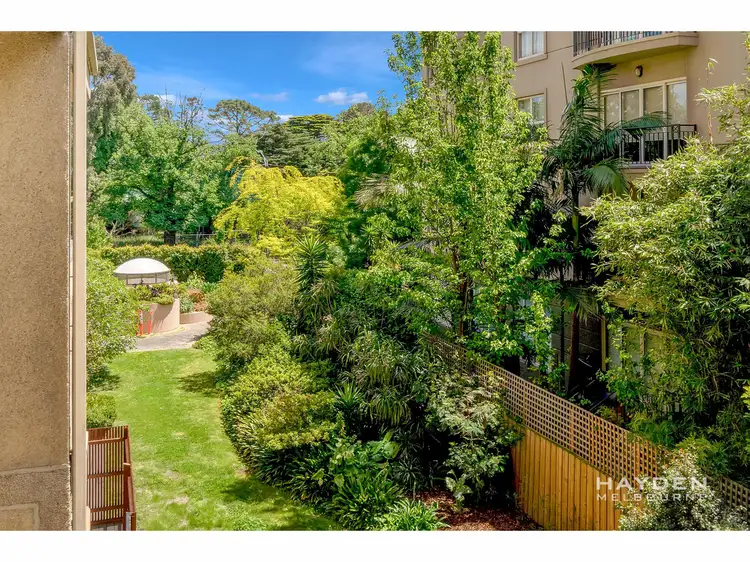 11/27 Queens Road, Melbourne VIC 3000