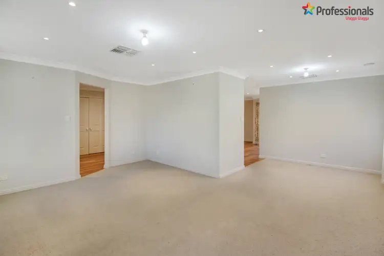 Sixth view of Homely house listing, 118 Yentoo Drive, Glenfield Park NSW 2650