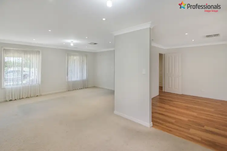 Seventh view of Homely house listing, 118 Yentoo Drive, Glenfield Park NSW 2650