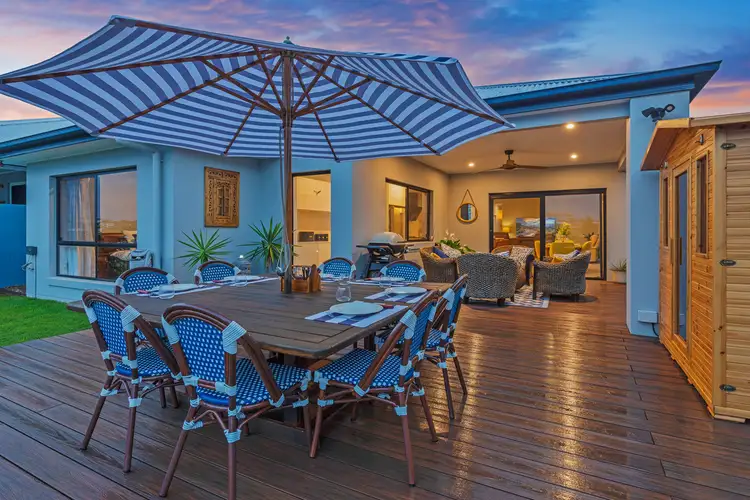 6 Moreton Drive, Jacobs Well QLD 4208