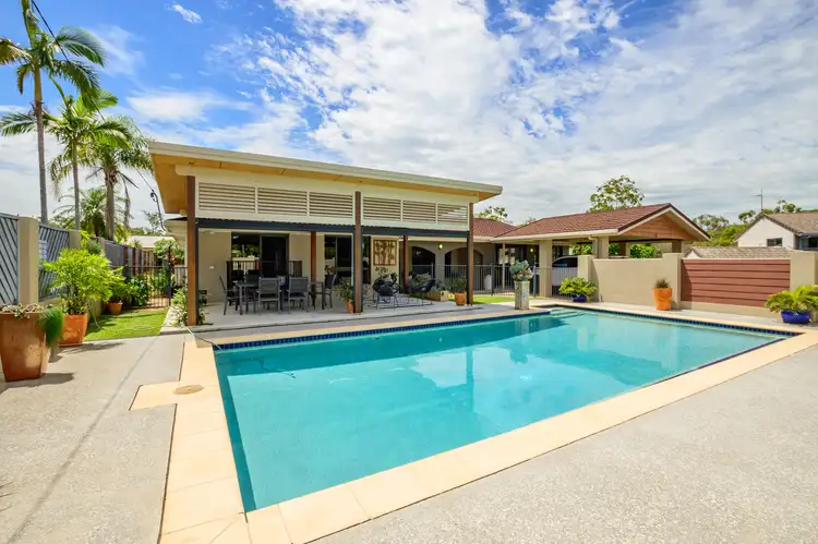 16 Ormiston Street, Clinton QLD 4680