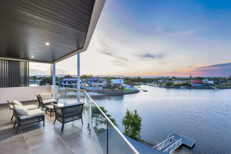 2/27 Delungra Street, Broadbeach Waters QLD 4218