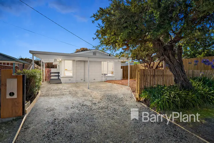 135 Eighth Avenue, Rosebud VIC 3939