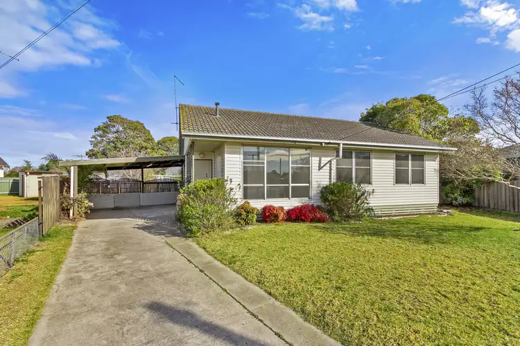 22 Overend Crescent, Sale VIC 3850