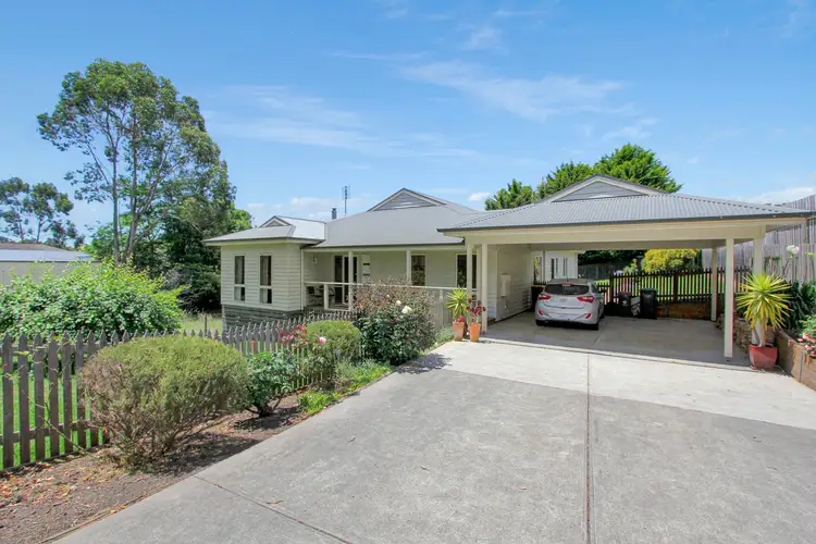 18 Balding Street, Mirboo North VIC 3871
