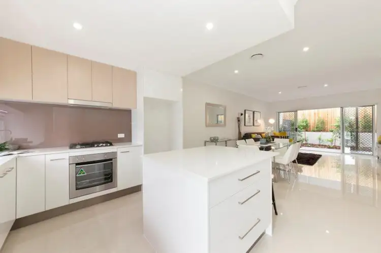 2/27 Jerrold Street, Sherwood QLD 4075