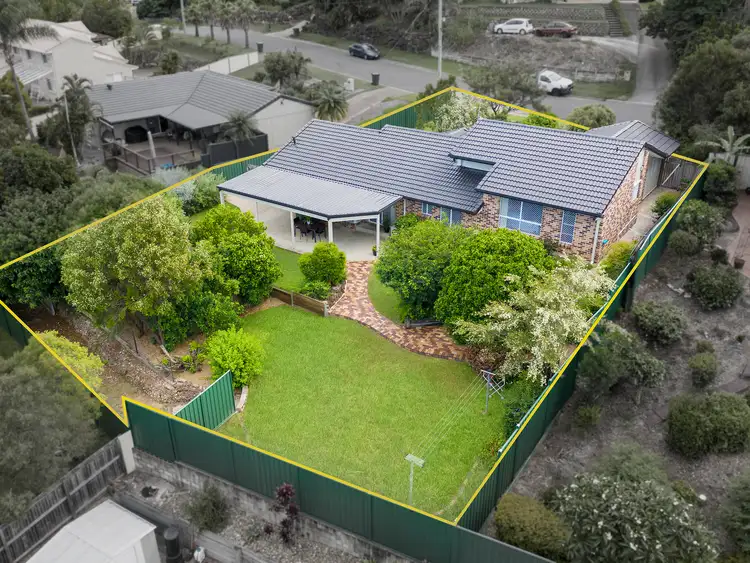 9 Wantana Crescent, Edens Landing QLD 4207