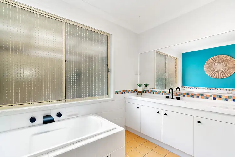 Fifth view of Homely house listing, 25 Bromley Court, Lake Haven NSW 2263