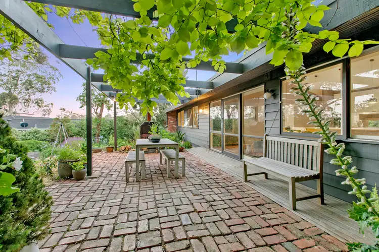 241 Canadian Bay Road, Mount Eliza VIC 3930