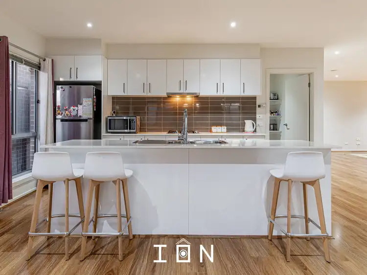 Second view of Homely house listing, 3 Sandview Place, Cranbourne VIC 3977