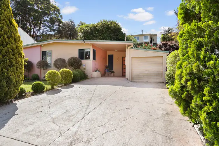 24 Kirkdale Drive, Kotara South NSW 2289