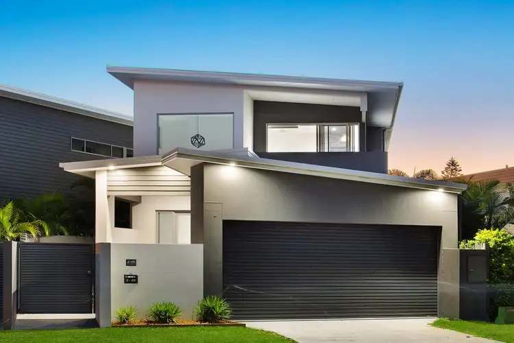 2/49 Sunshine Boulevard, Broadbeach Waters QLD 4218