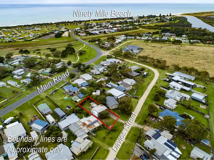 14 Davies Street, Seaspray VIC 3851