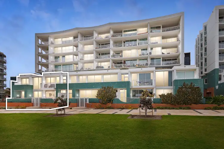 4/21 Honeysuckle Drive, Newcastle NSW 2300