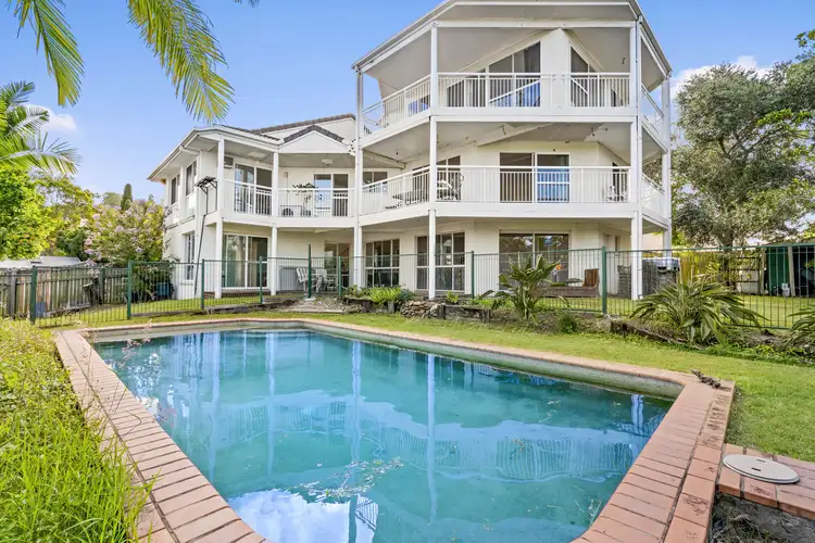 10 Trafalgar Street, Highland Park QLD 4211