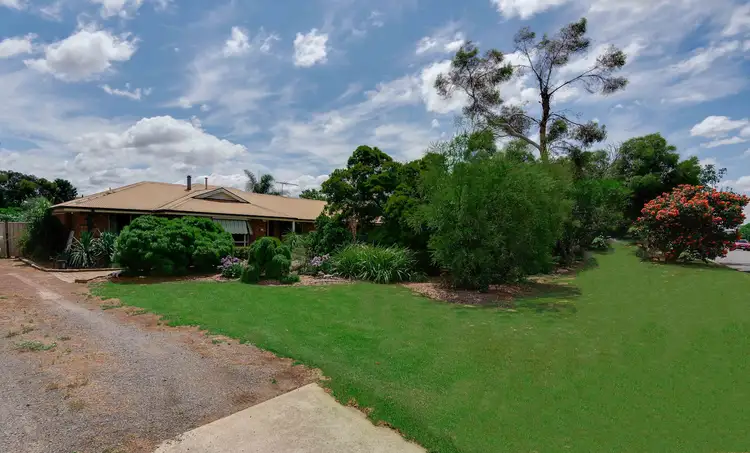 6 Holts Lane, Darley VIC 3340