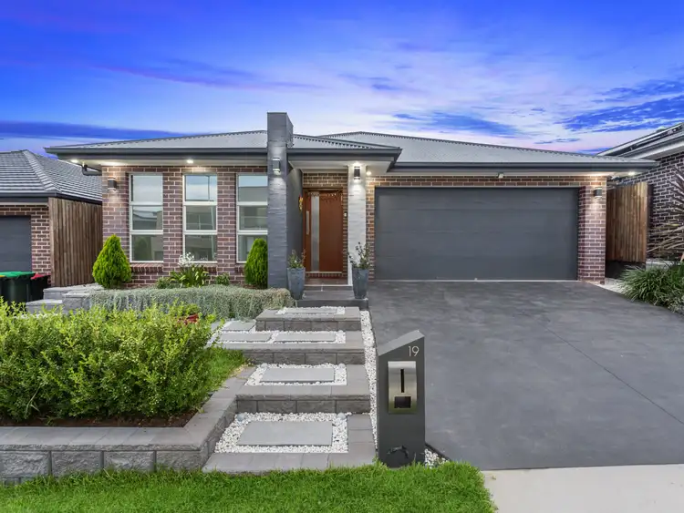 19 Toovey Avenue, Oran Park NSW 2570