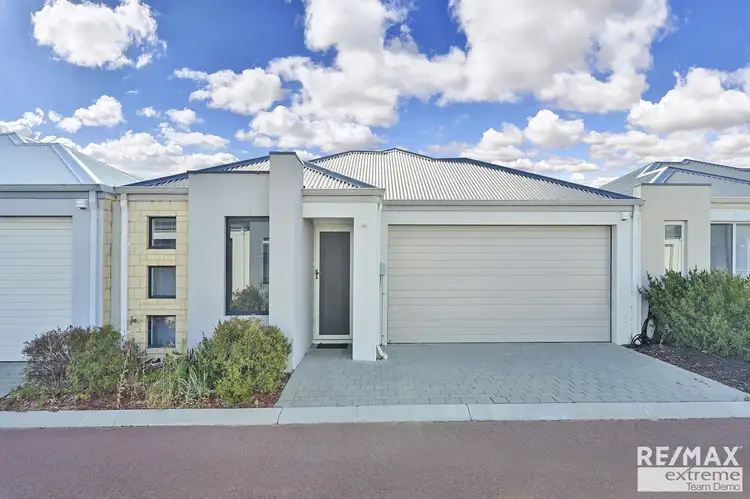 2/14 Wallangarra Road, Carramar WA 6031