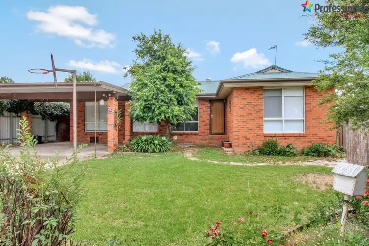 Main view of Homely house listing, 25 Cooinbil Crescent, Kooringal NSW 2650