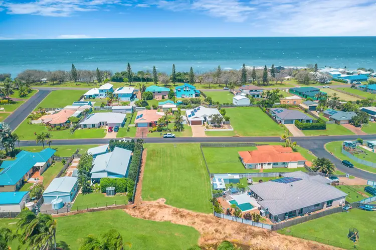 33 Mokera Street, Coral Cove QLD 4670