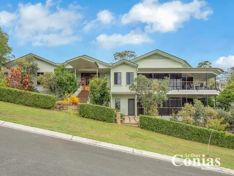 4 Treetop Close, Chapel Hill QLD 4069
