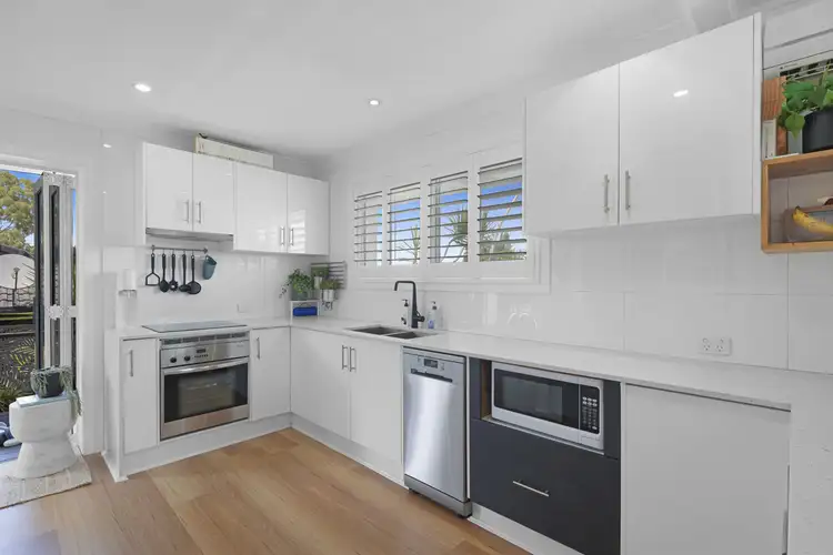 Sixth view of Homely semi-detached listing, 2/6 Macaw Avenue, Miami QLD 4220