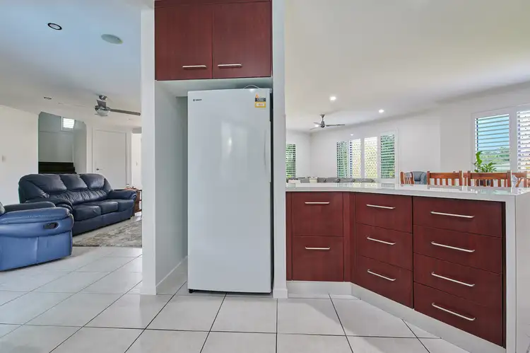 Seventh view of Homely house listing, 2 Leonie Court, New Auckland QLD 4680